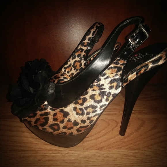 Leopard Print Heels - Picture 4 of 6